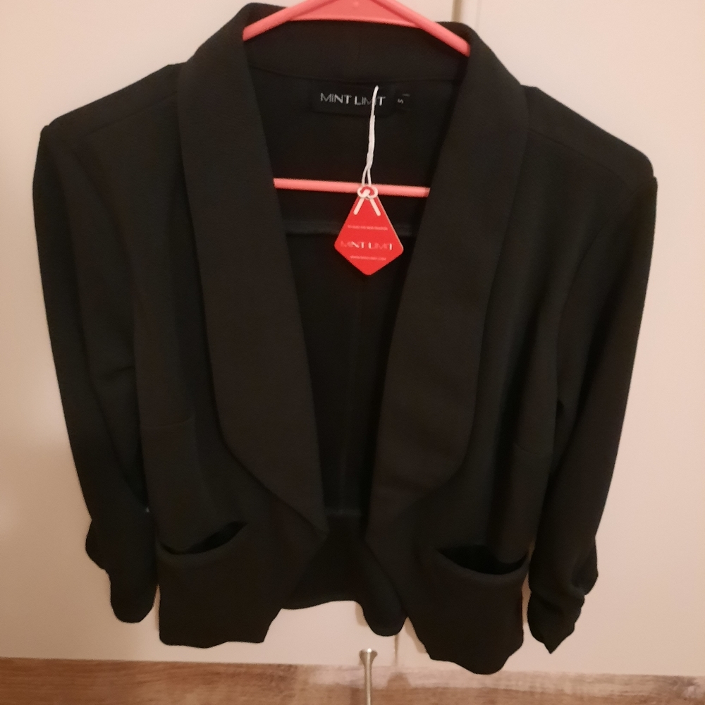 Blazer in small size, black 3/4 sleeve new!